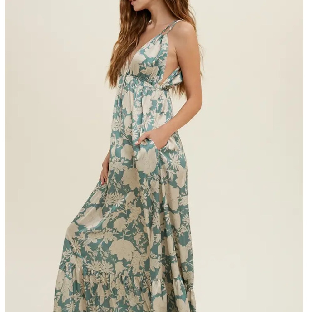 NEW FLORAL SATIN GREEN & CREAM MAXI DRESS WITH DOUBLE STRAPS - Picture 2 of 8
